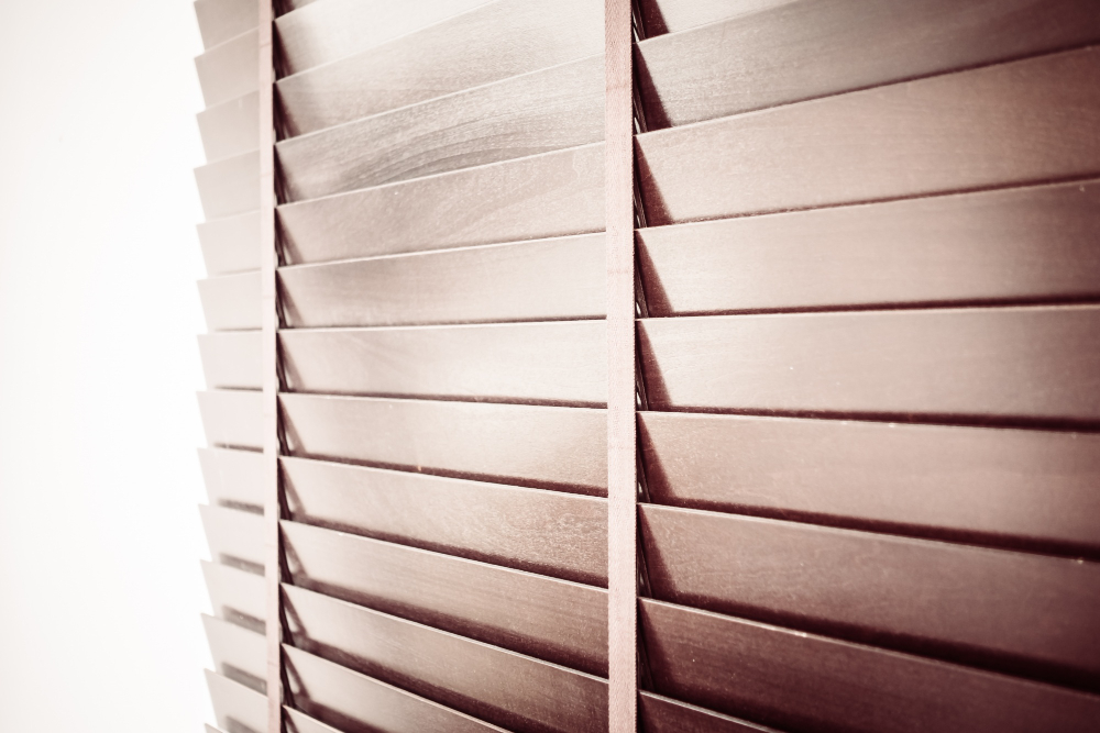 Wood vs Faux Wood Blinds